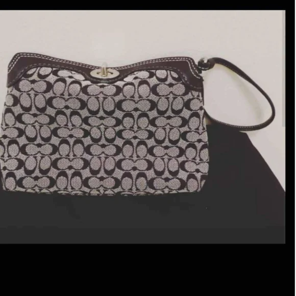 NEW VINTAGE COACH C TURN WRISTLET BAG - Picture 3 of 4